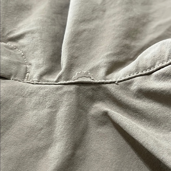 Vineyard Vines Tan Flat Front Shorts - Picture 10 of 10